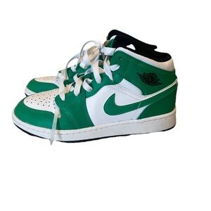 Air Jordan 1 Mid  Lucky GreenSize 4y No Box dq8423-301 new